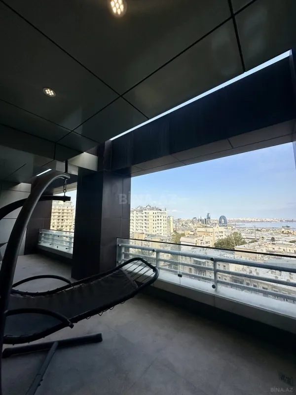 Satılır 3 otaqlı mənzil 143 m²