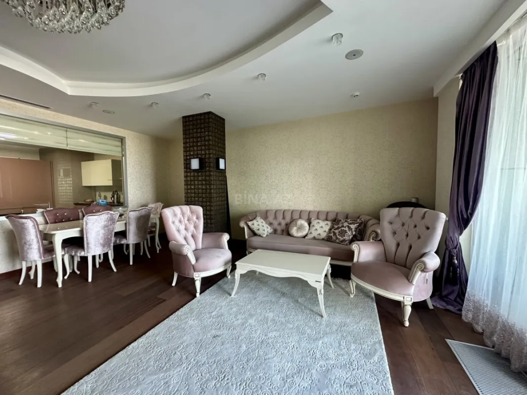 Satılır 3 otaqlı mənzil 143 m²