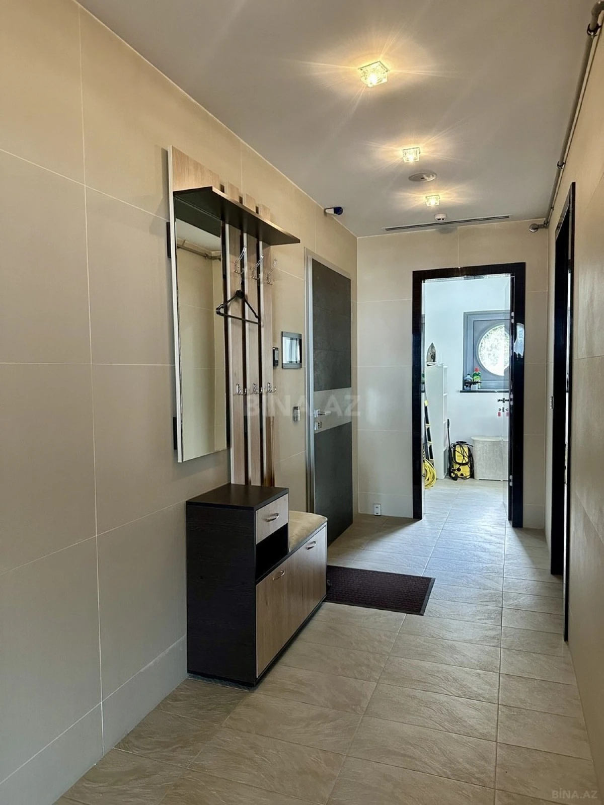 Satılır 3 otaqlı mənzil 143 m²