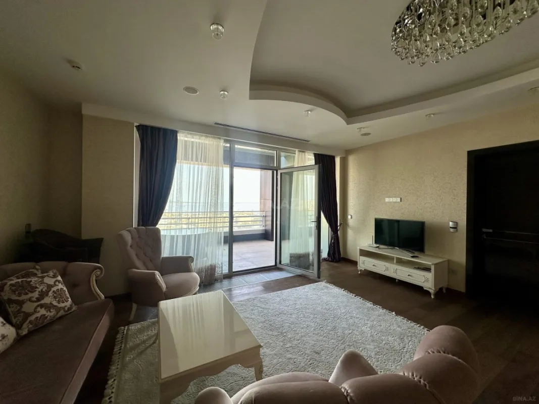 Satılır 3 otaqlı mənzil 143 m²