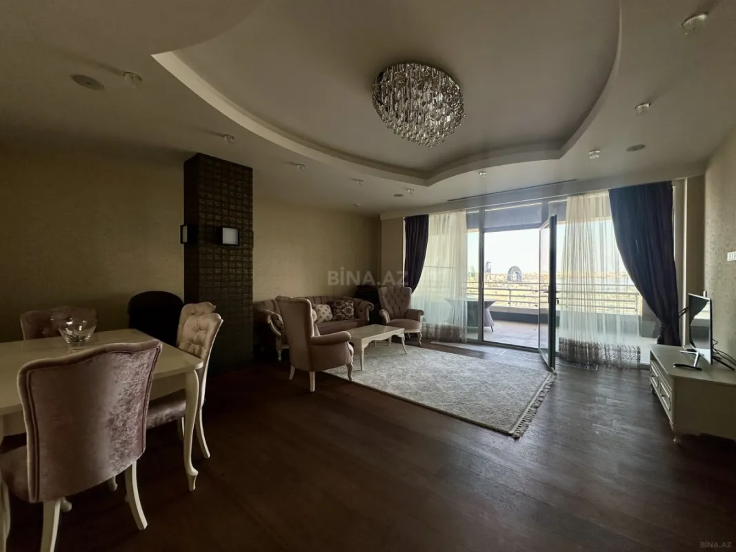 Satılır 3 otaqlı mənzil 143 m²