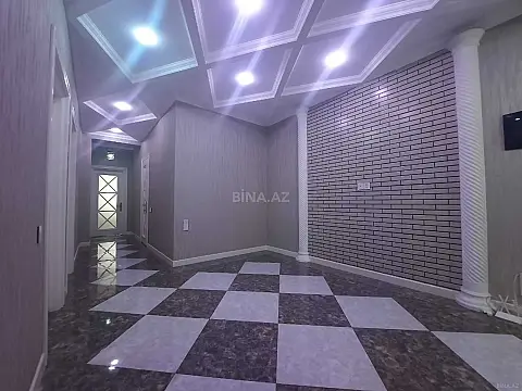 Satılır 4 otaqlı mənzil 182 m²