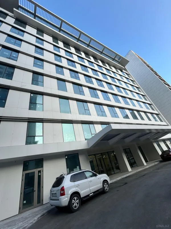 Satılır 4 otaqlı mənzil 244 m²