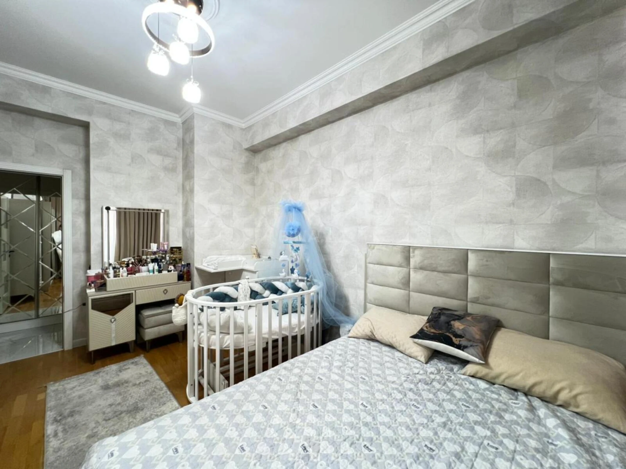 Satılır 2 otaqlı mənzil 68 m²