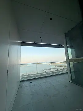 Satılır 4 otaqlı mənzil 244 m²