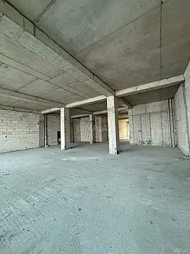 Satılır 4 otaqlı mənzil 244 m²