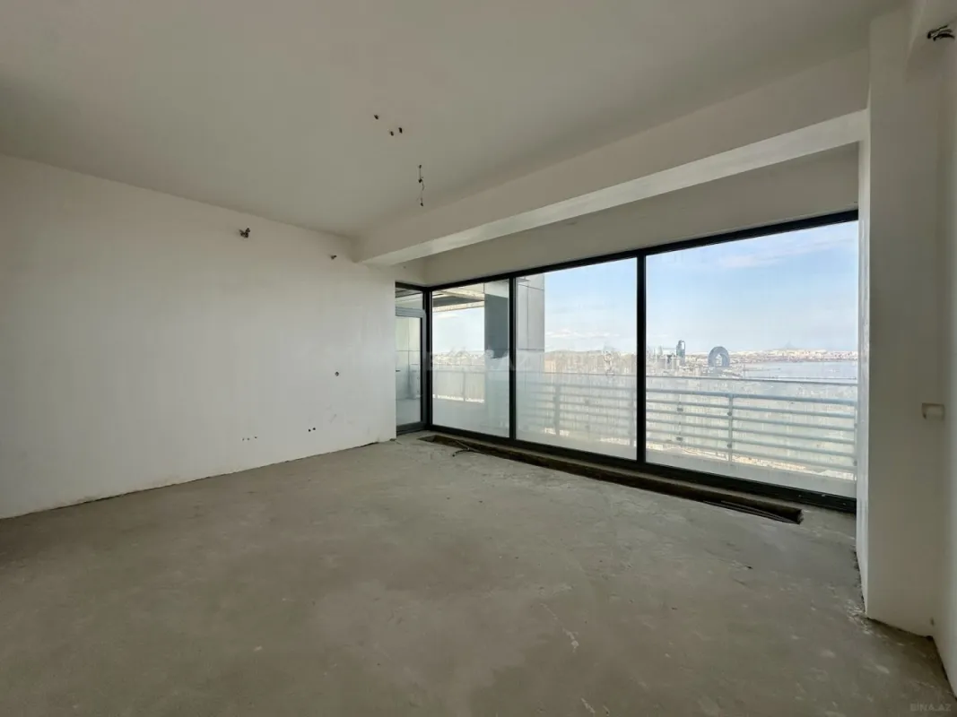 Satılır 4 otaqlı mənzil 320 m²