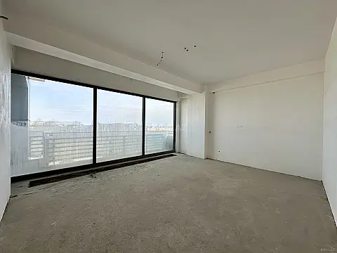 Satılır 4 otaqlı mənzil 320 m²