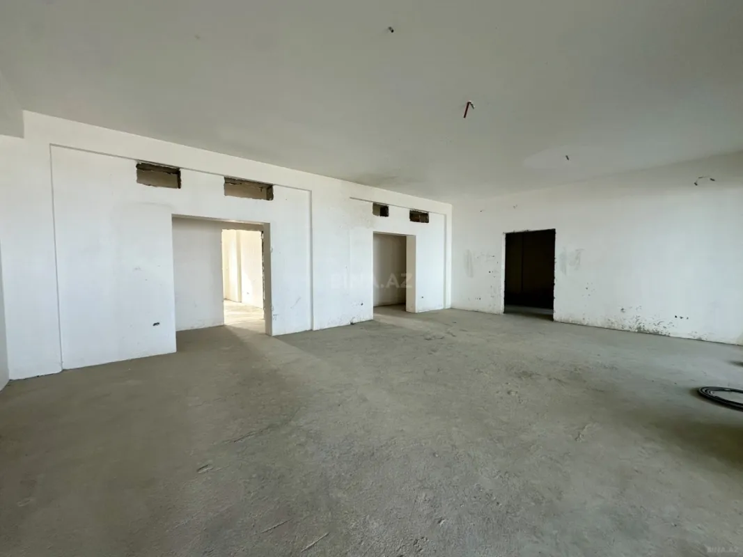 Satılır 4 otaqlı mənzil 320 m²