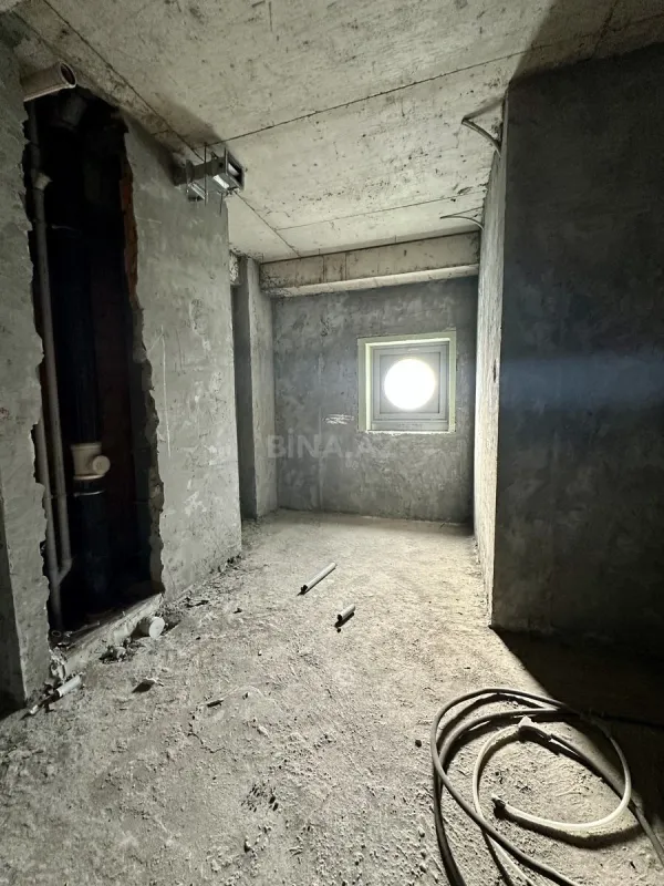 Satılır 4 otaqlı mənzil 320 m²