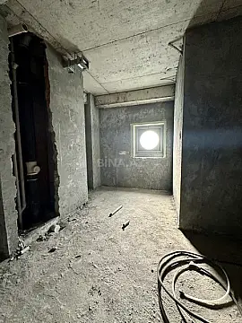 Satılır 4 otaqlı mənzil 320 m²