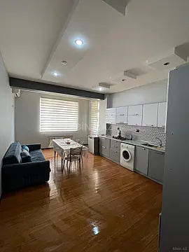 Kirayə verilir 3 otaqlı mənzil 130 m²