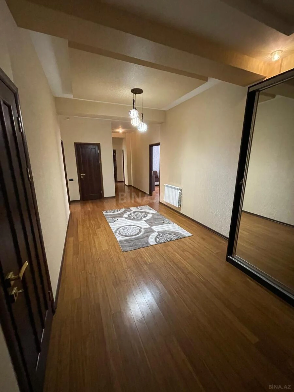 Kirayə verilir 3 otaqlı mənzil 130 m²