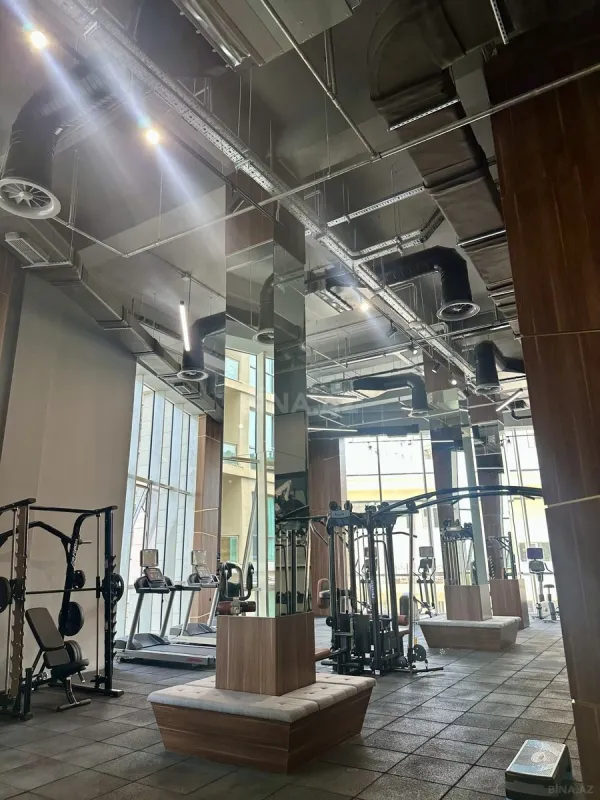 Satılır 4 otaqlı mənzil 359 m²