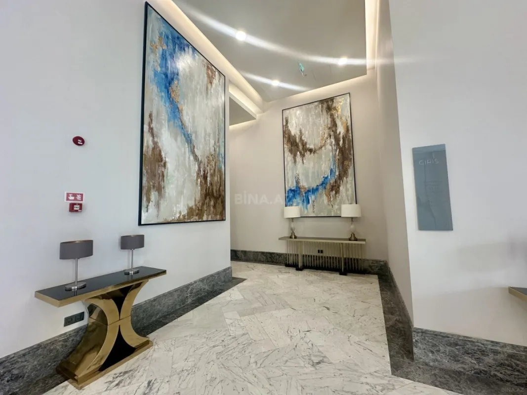 Satılır 4 otaqlı mənzil 359 m²