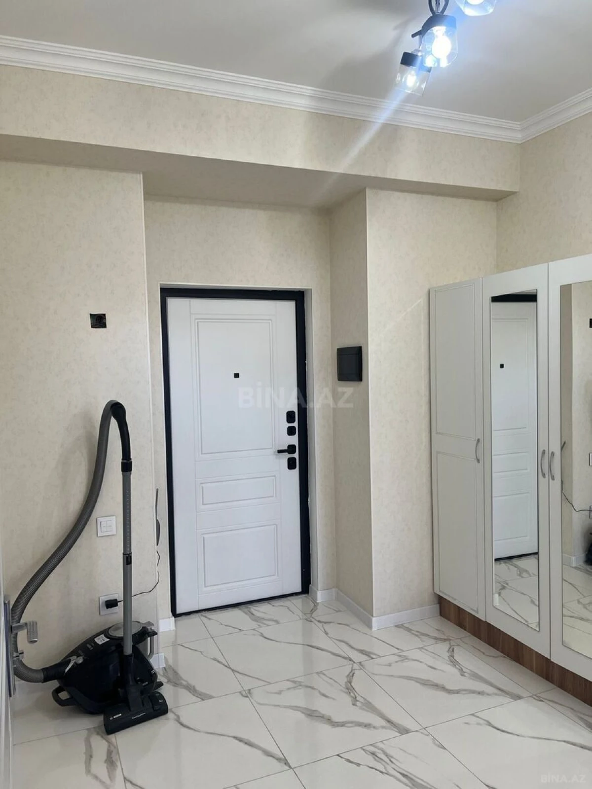 Kirayə verilir 2 otaqlı mənzil 70 m²