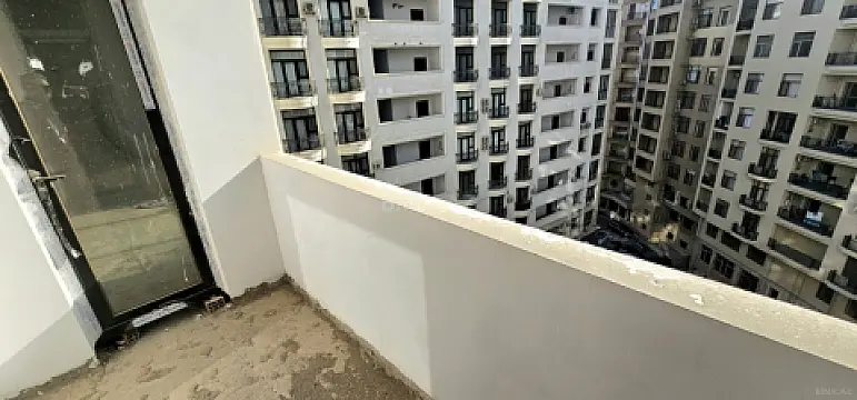 Satılır 5 otaqlı mənzil 262 m²