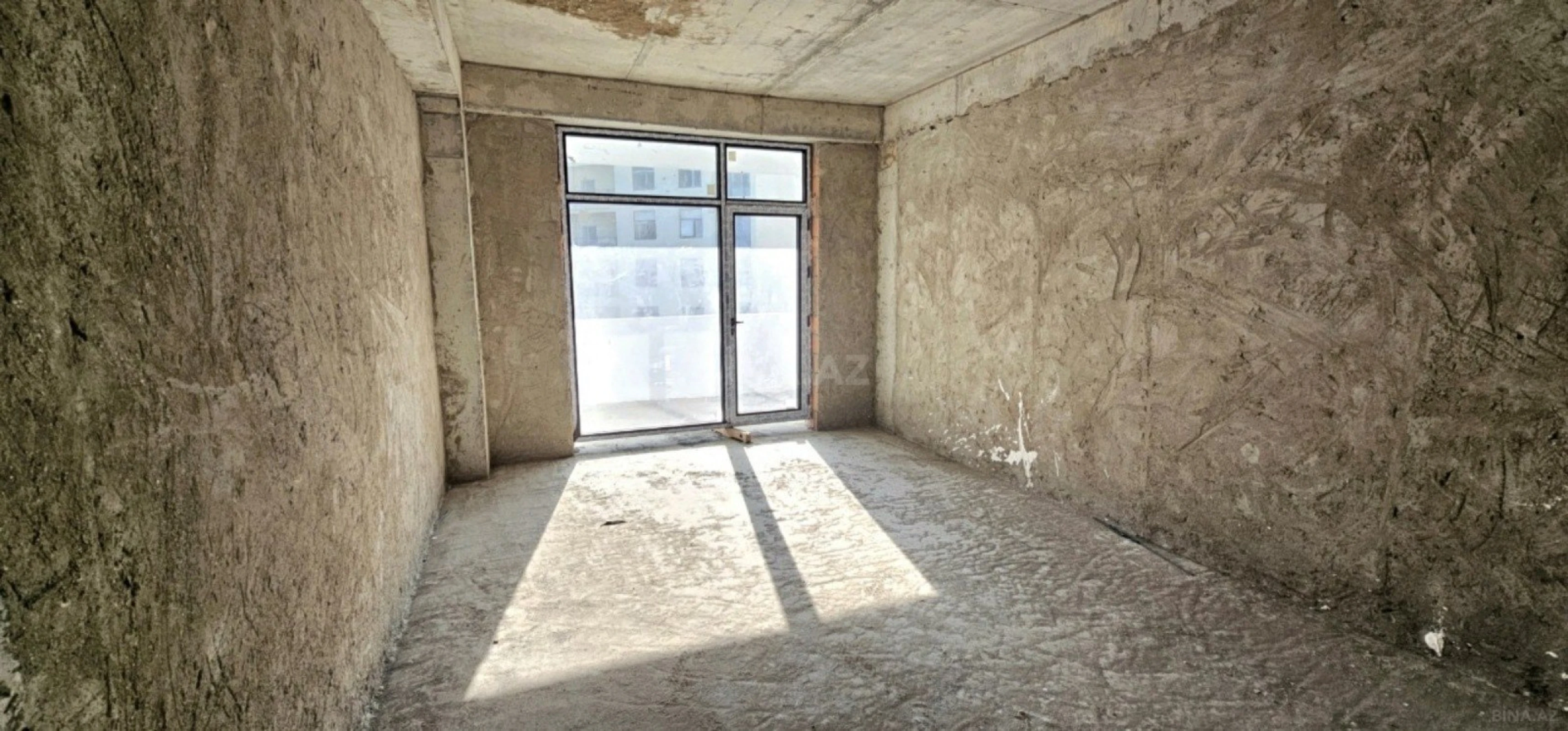 Satılır 5 otaqlı mənzil 262 m²