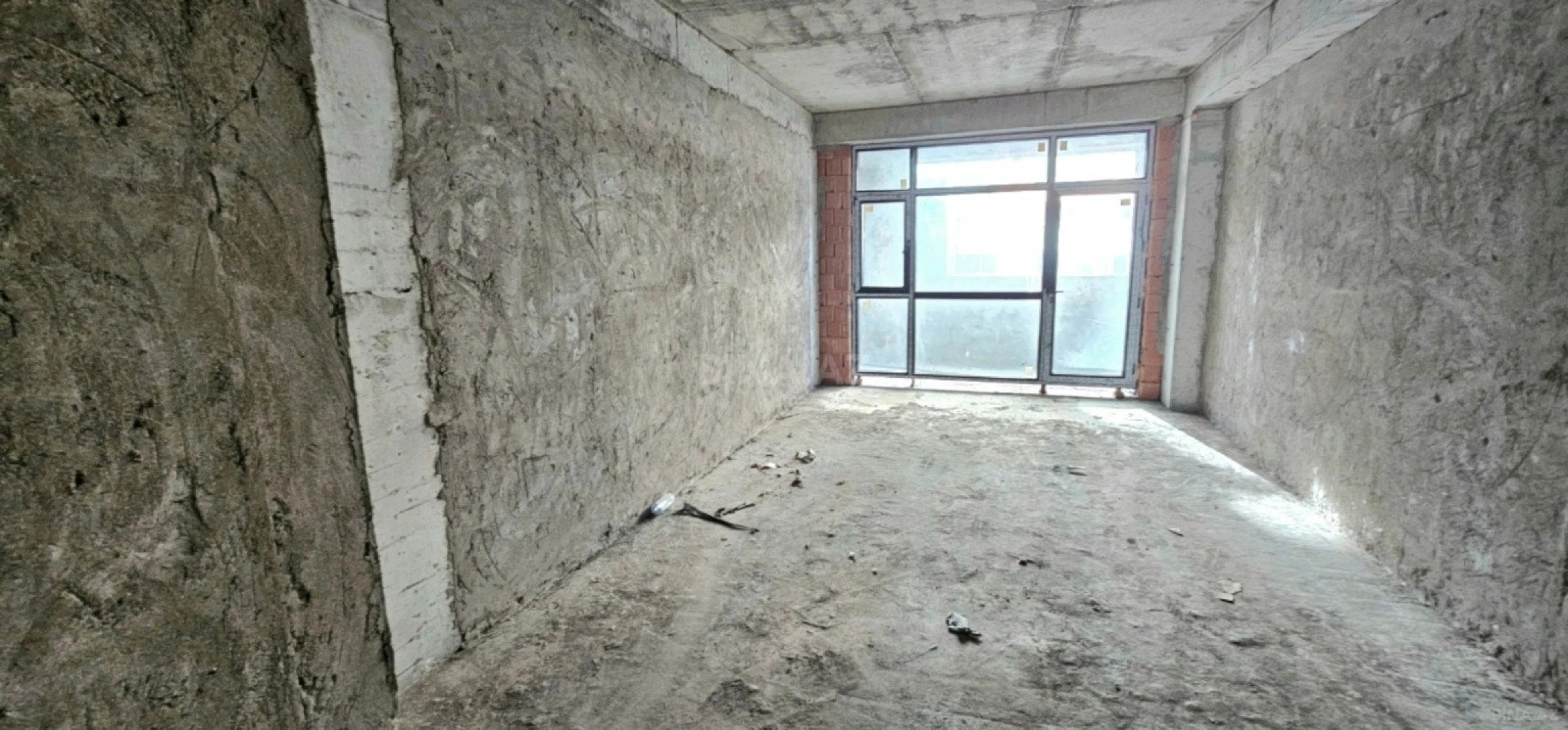 Satılır 5 otaqlı mənzil 262 m²