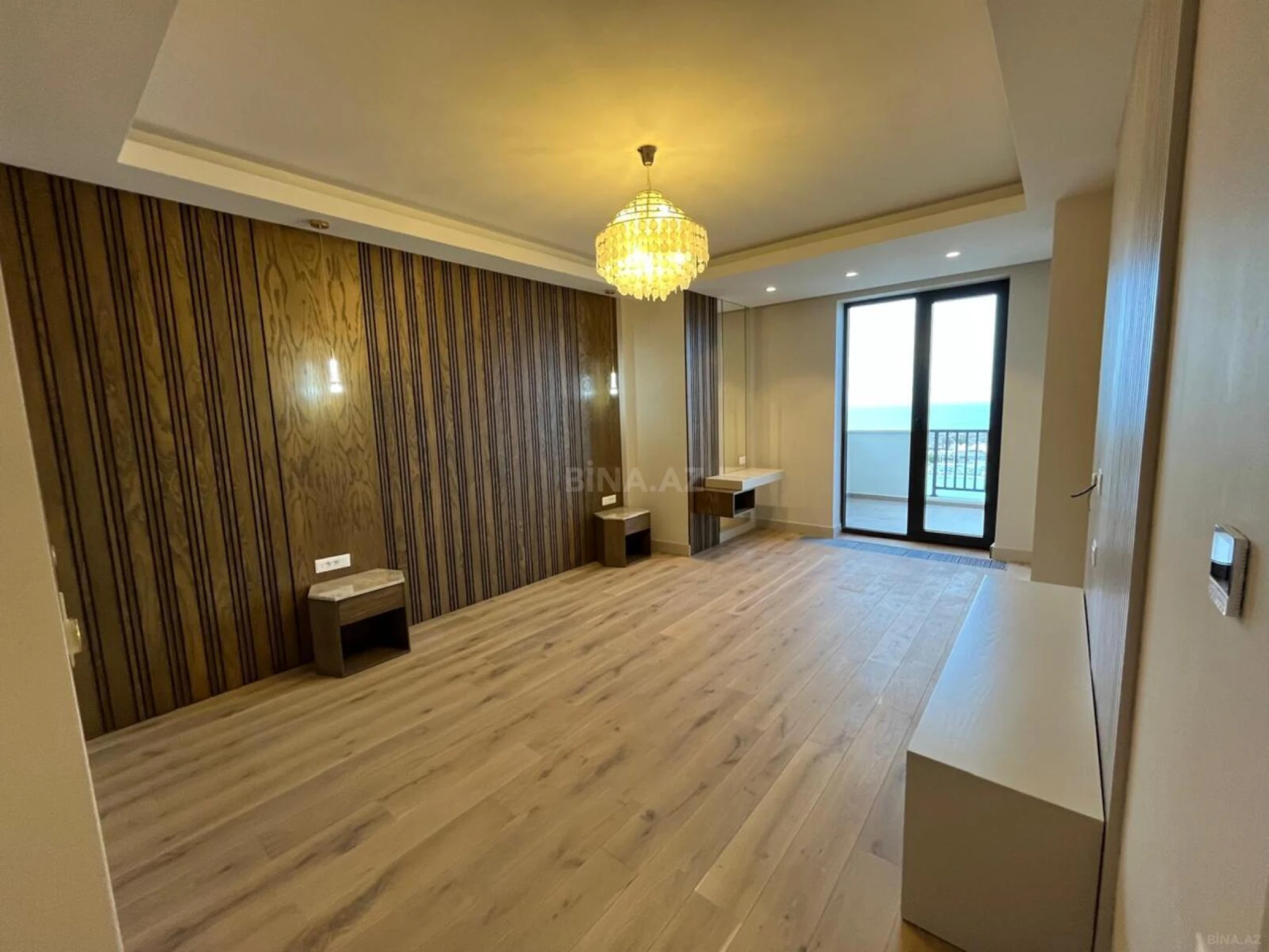 Satılır 2 otaqlı mənzil 117 m²