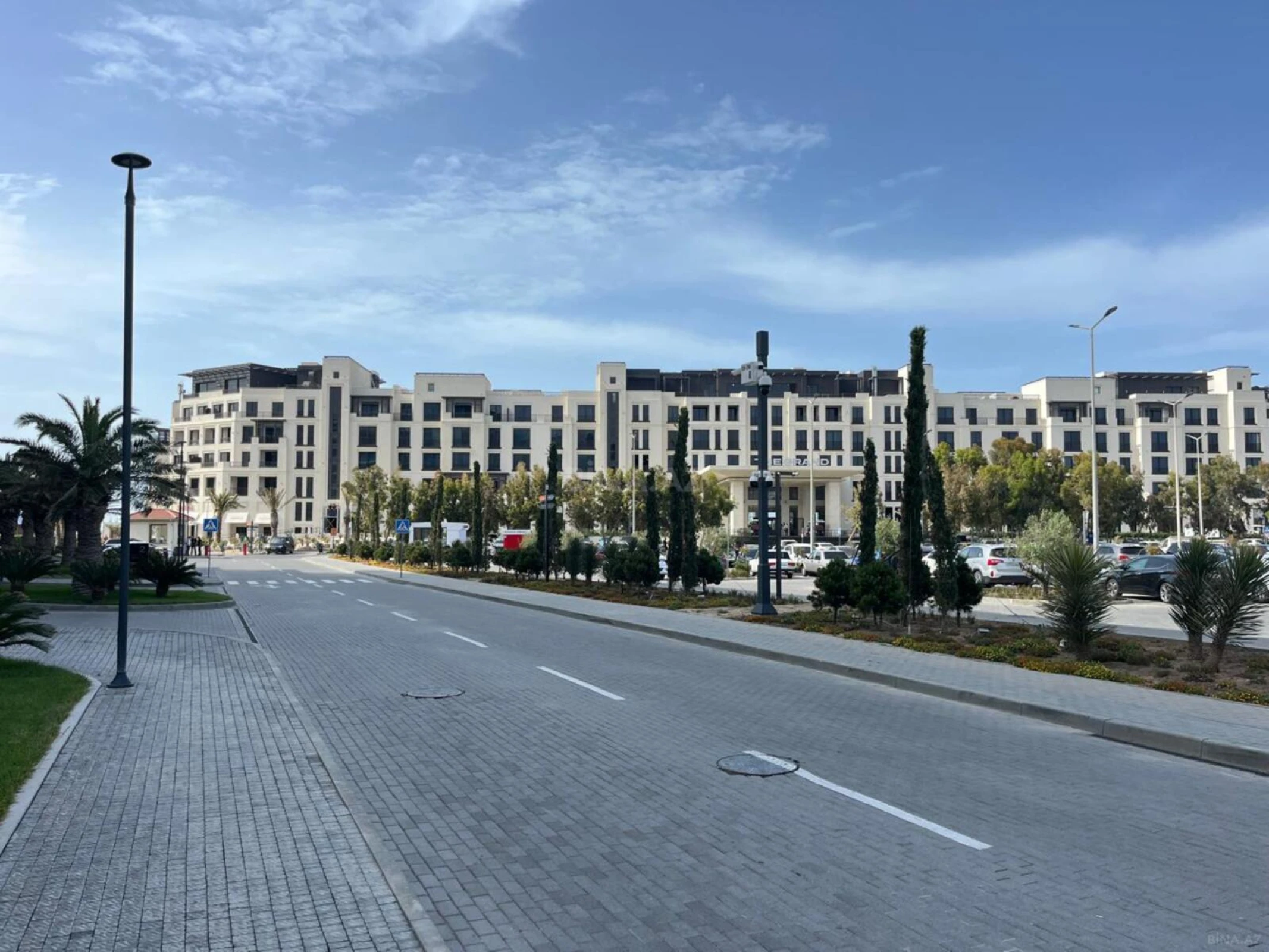 Satılır 2 otaqlı mənzil 117 m²