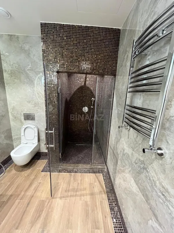 Satılır 2 otaqlı mənzil 117 m²