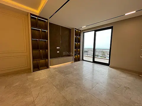 Satılır 2 otaqlı mənzil 117 m²
