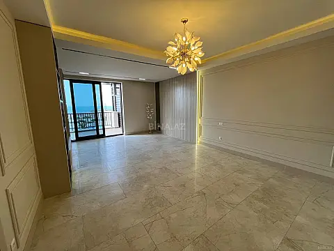 Satılır 2 otaqlı mənzil 117 m²