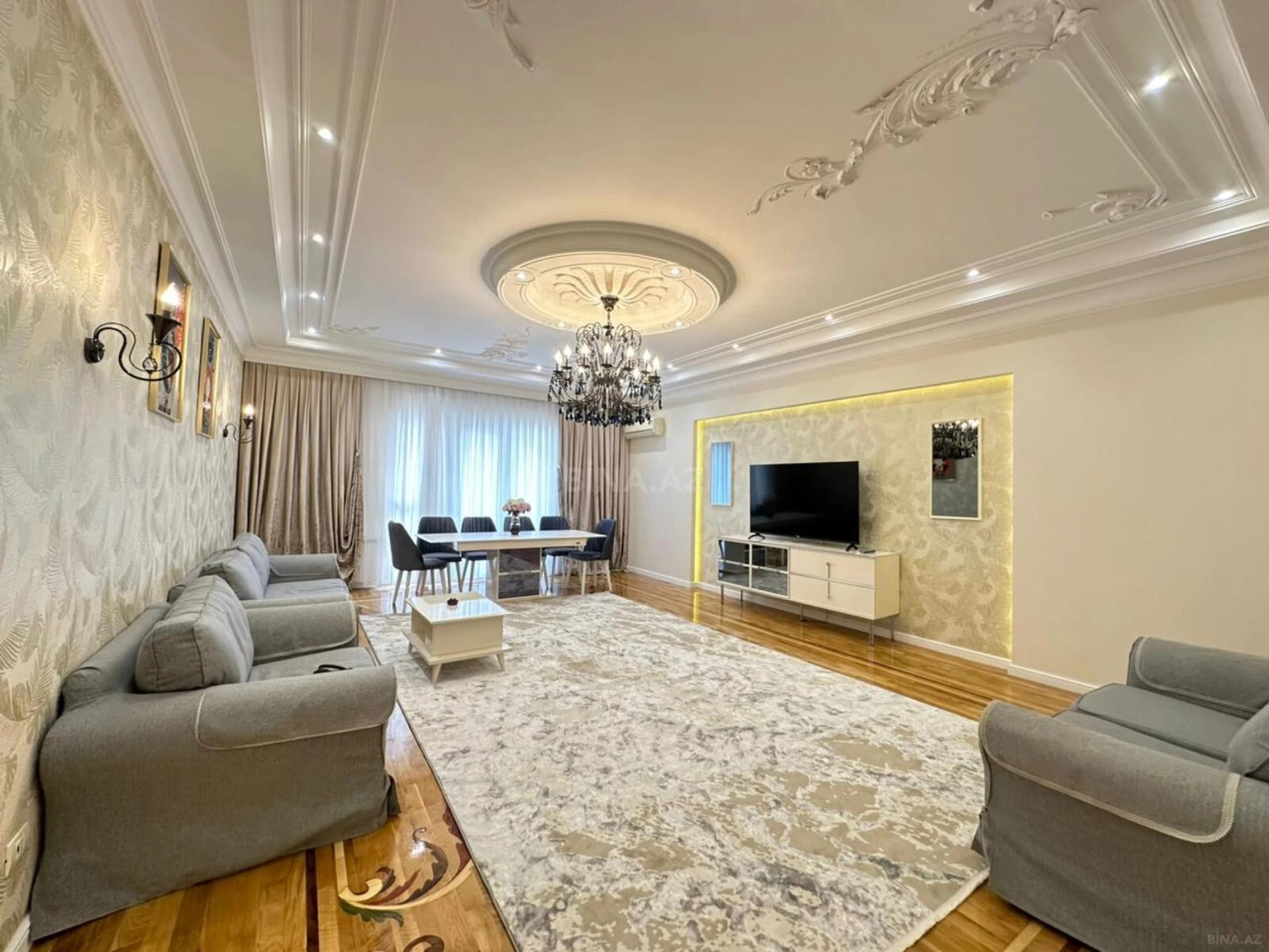 Satılır 4 otaqlı mənzil 220 m²