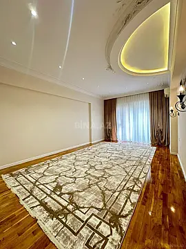 Satılır 4 otaqlı mənzil 220 m²
