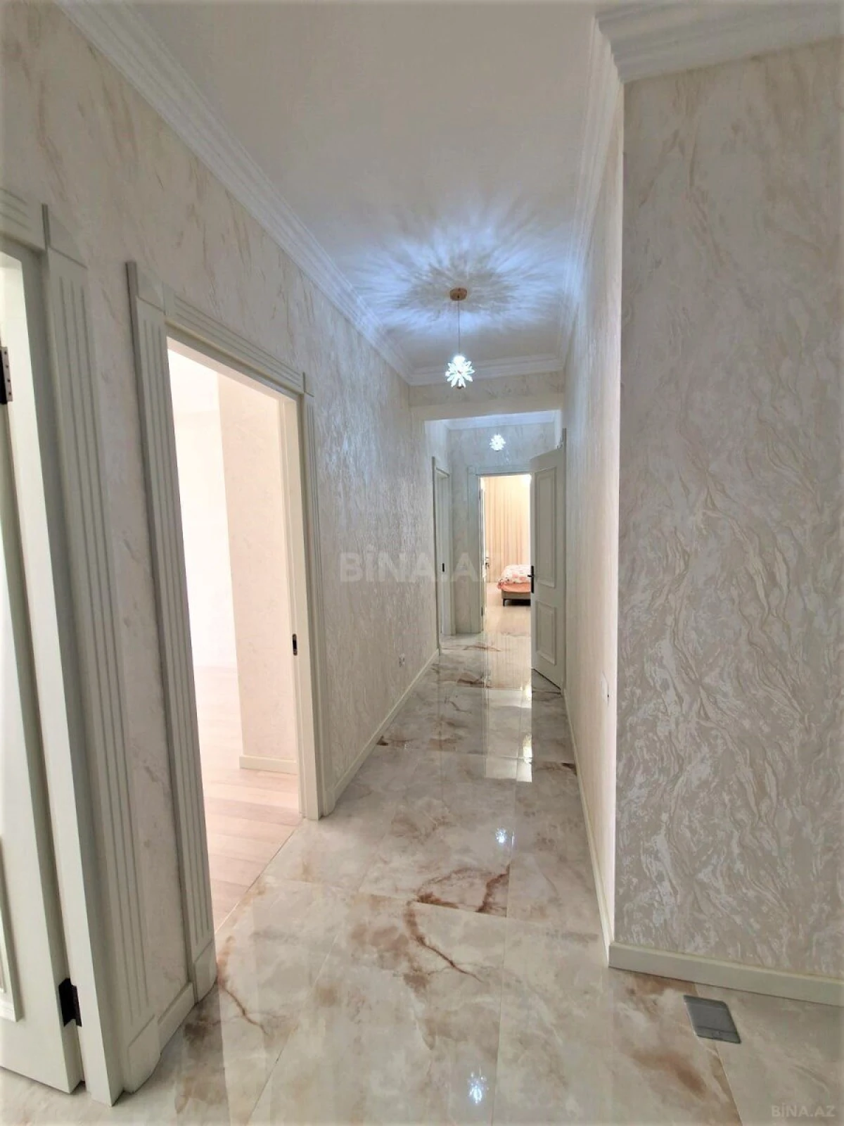 Kirayə verilir 4 otaqlı mənzil 170 m²