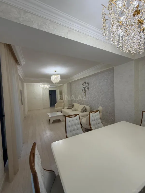 Kirayə verilir 4 otaqlı mənzil 170 m²