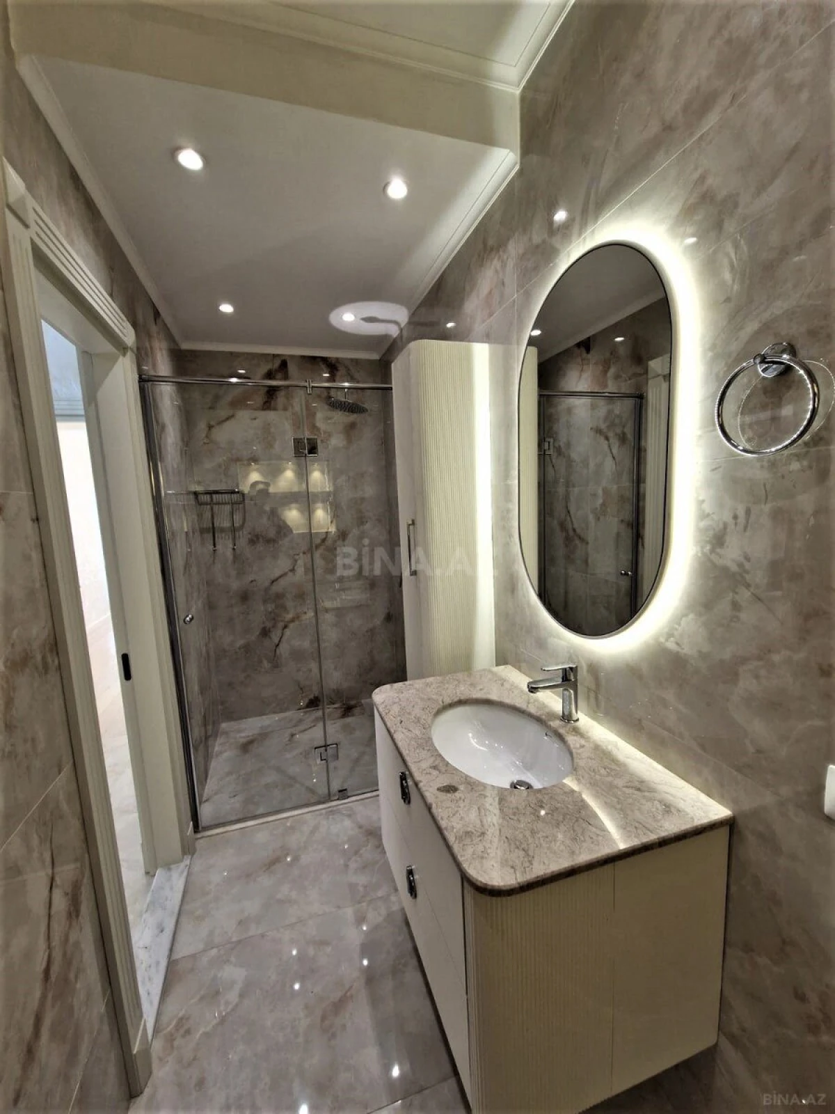 Kirayə verilir 4 otaqlı mənzil 170 m²