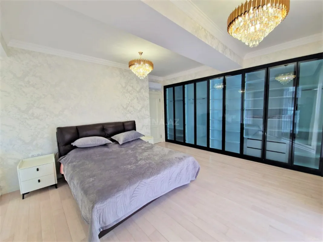 Kirayə verilir 4 otaqlı mənzil 170 m²