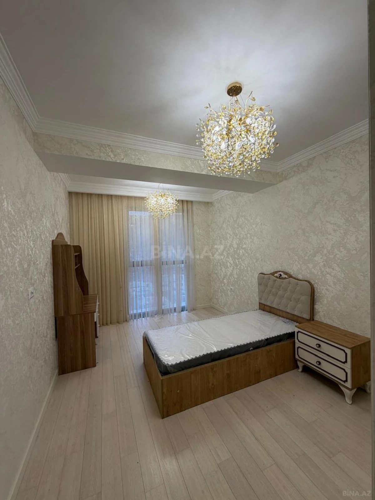 Kirayə verilir 4 otaqlı mənzil 170 m²