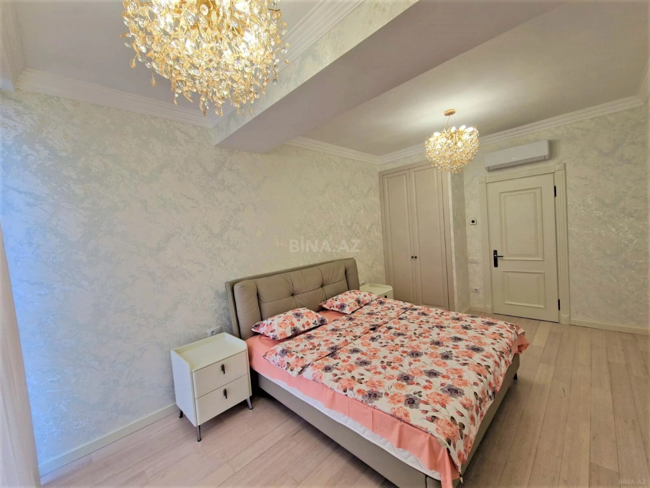 Kirayə verilir 4 otaqlı mənzil 170 m²