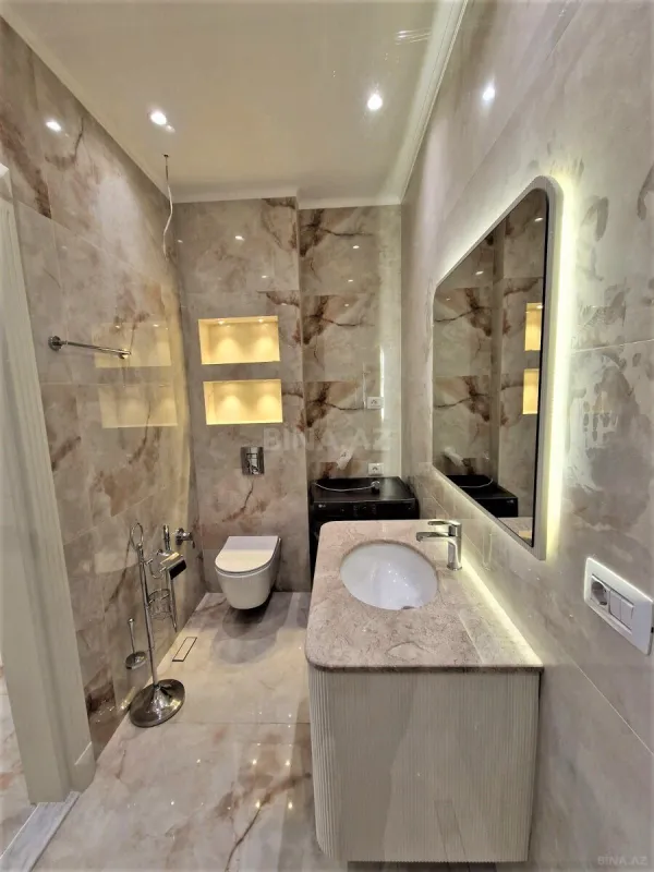 Kirayə verilir 4 otaqlı mənzil 170 m²