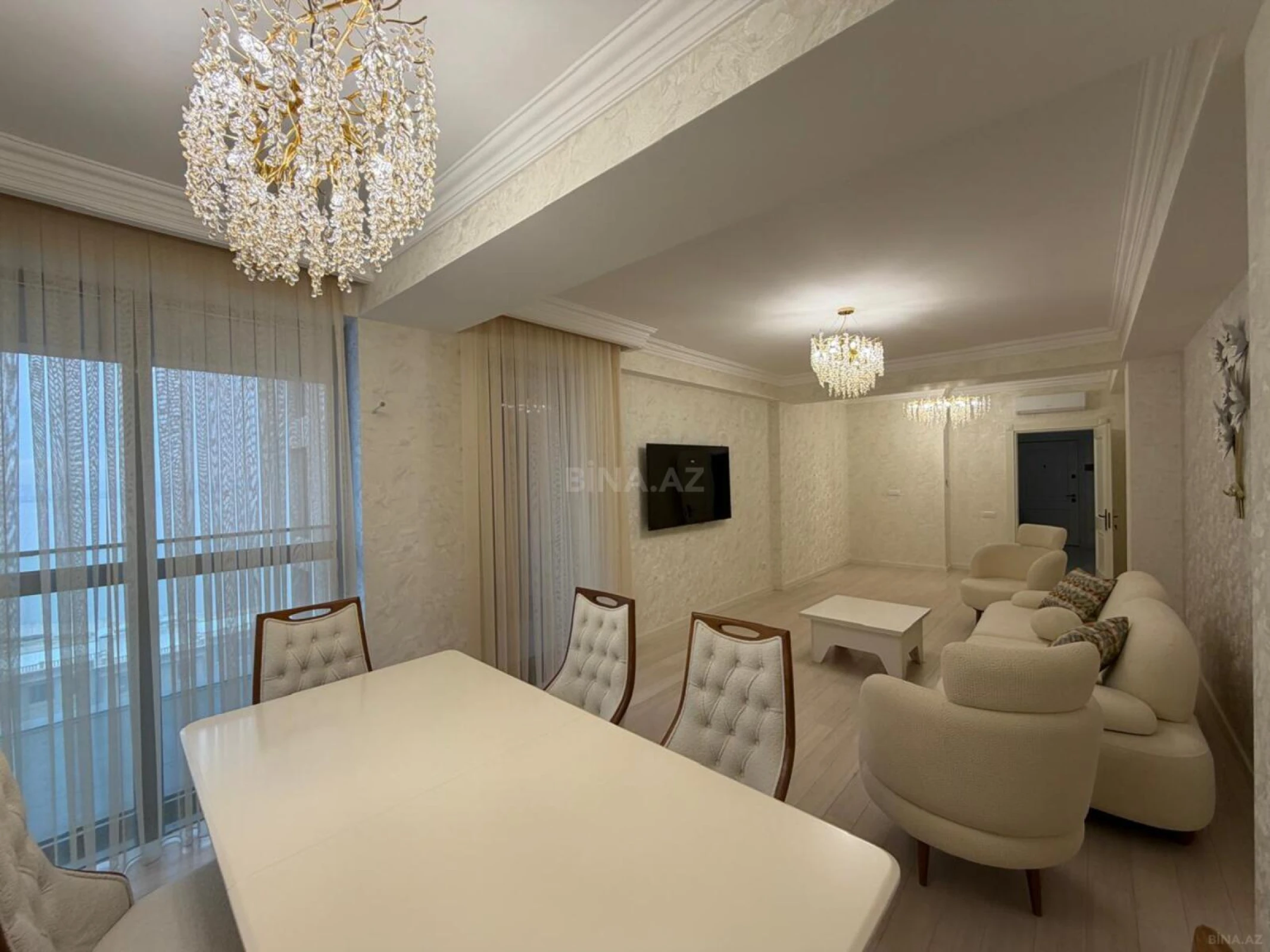 Kirayə verilir 4 otaqlı mənzil 170 m²