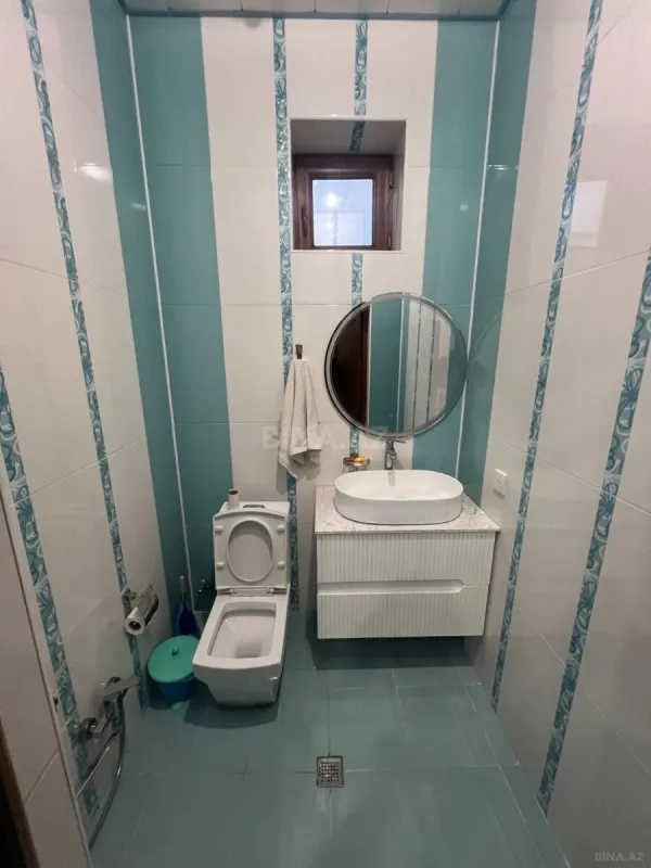 Satılır 10 otaqlı həyət evi 550 m²