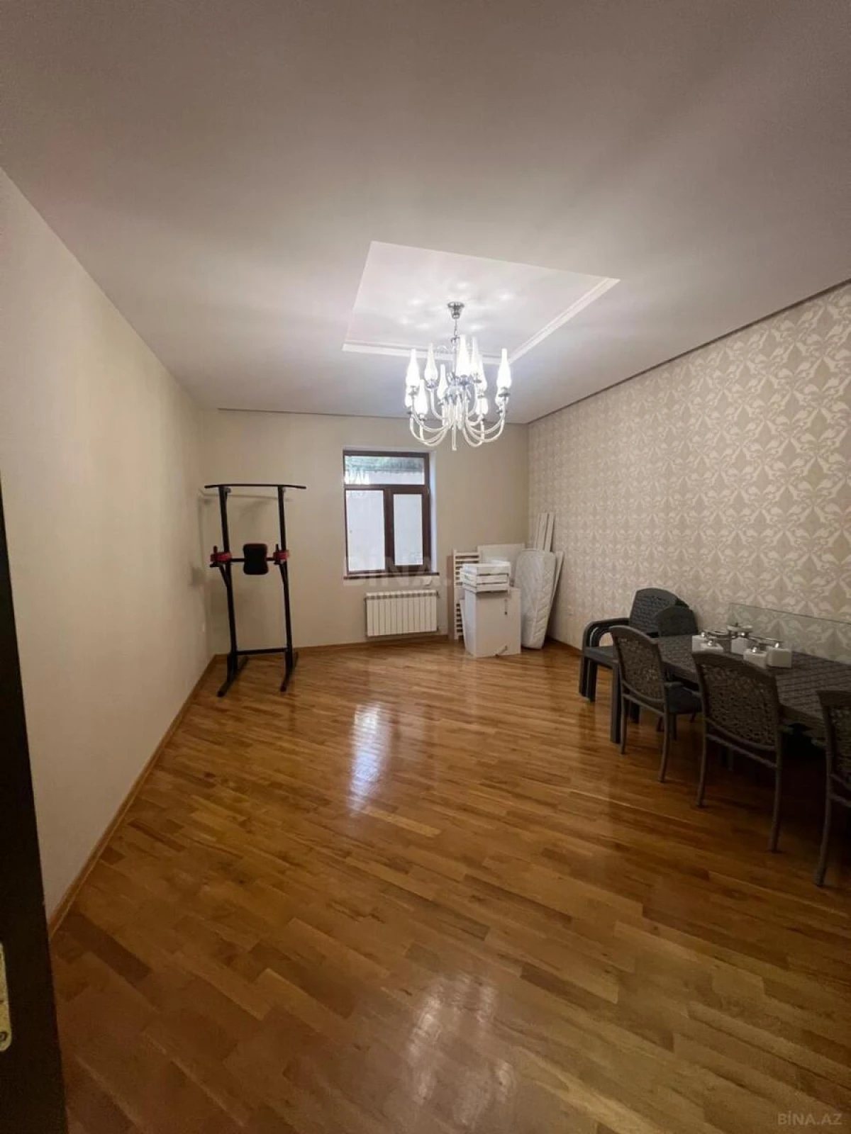 Satılır 10 otaqlı həyət evi 550 m²