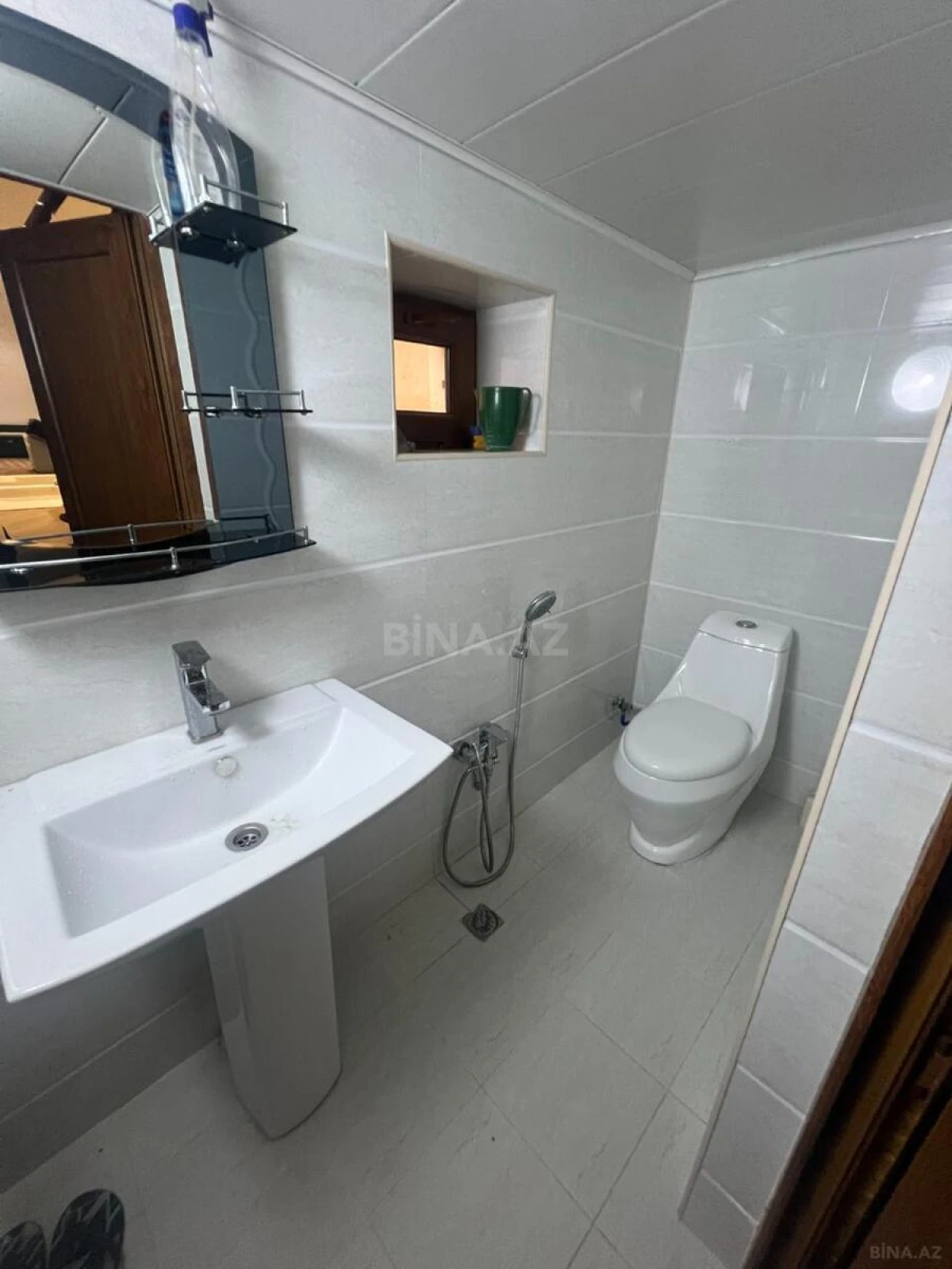 Satılır 10 otaqlı həyət evi 550 m²