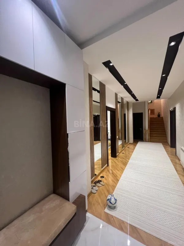 Satılır 10 otaqlı həyət evi 550 m²