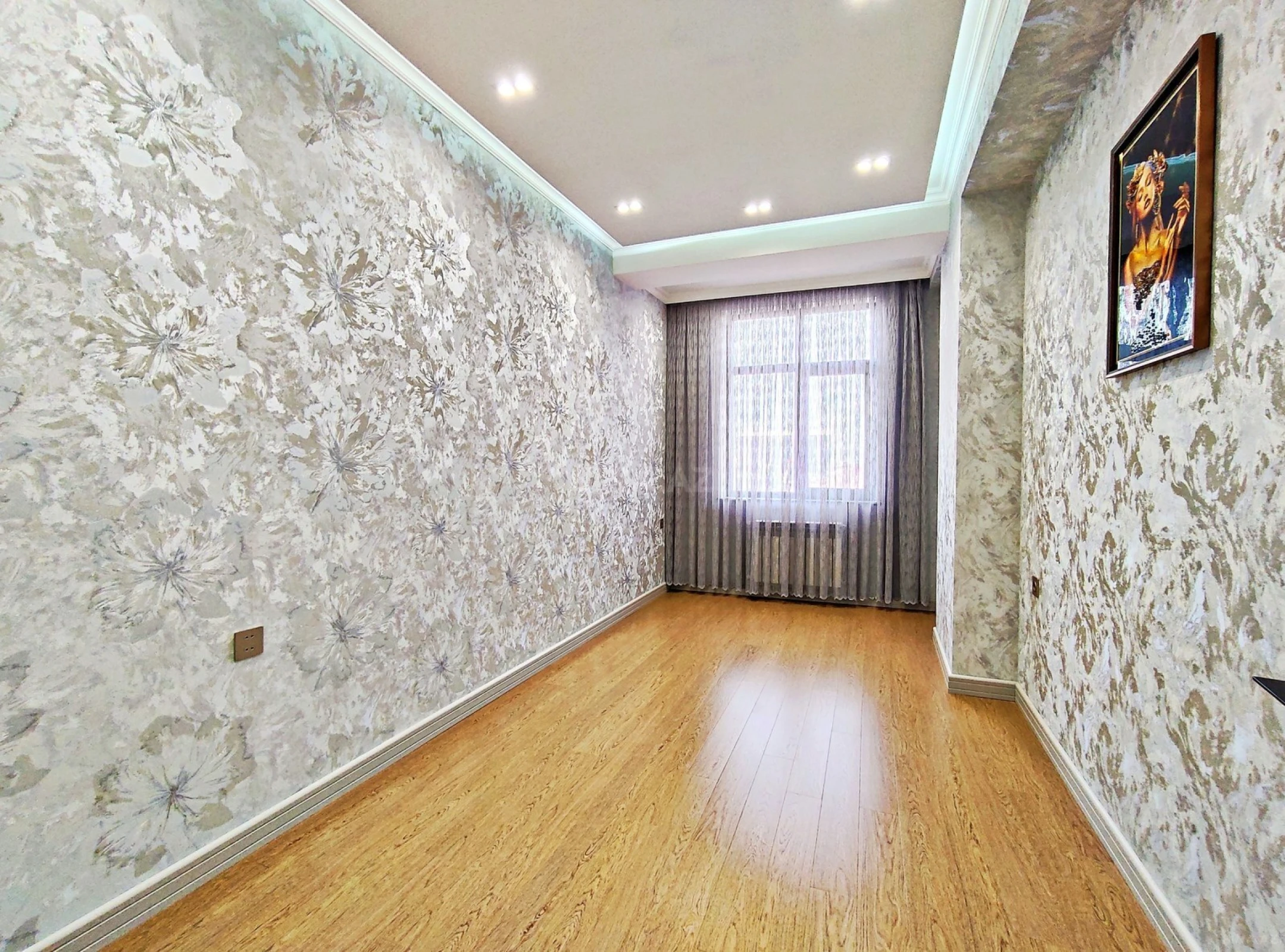 Satılır 3 otaqlı mənzil 76.1 m²