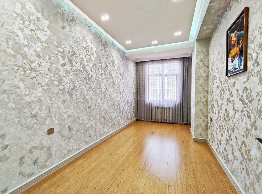Satılır 3 otaqlı mənzil 76.1 m²