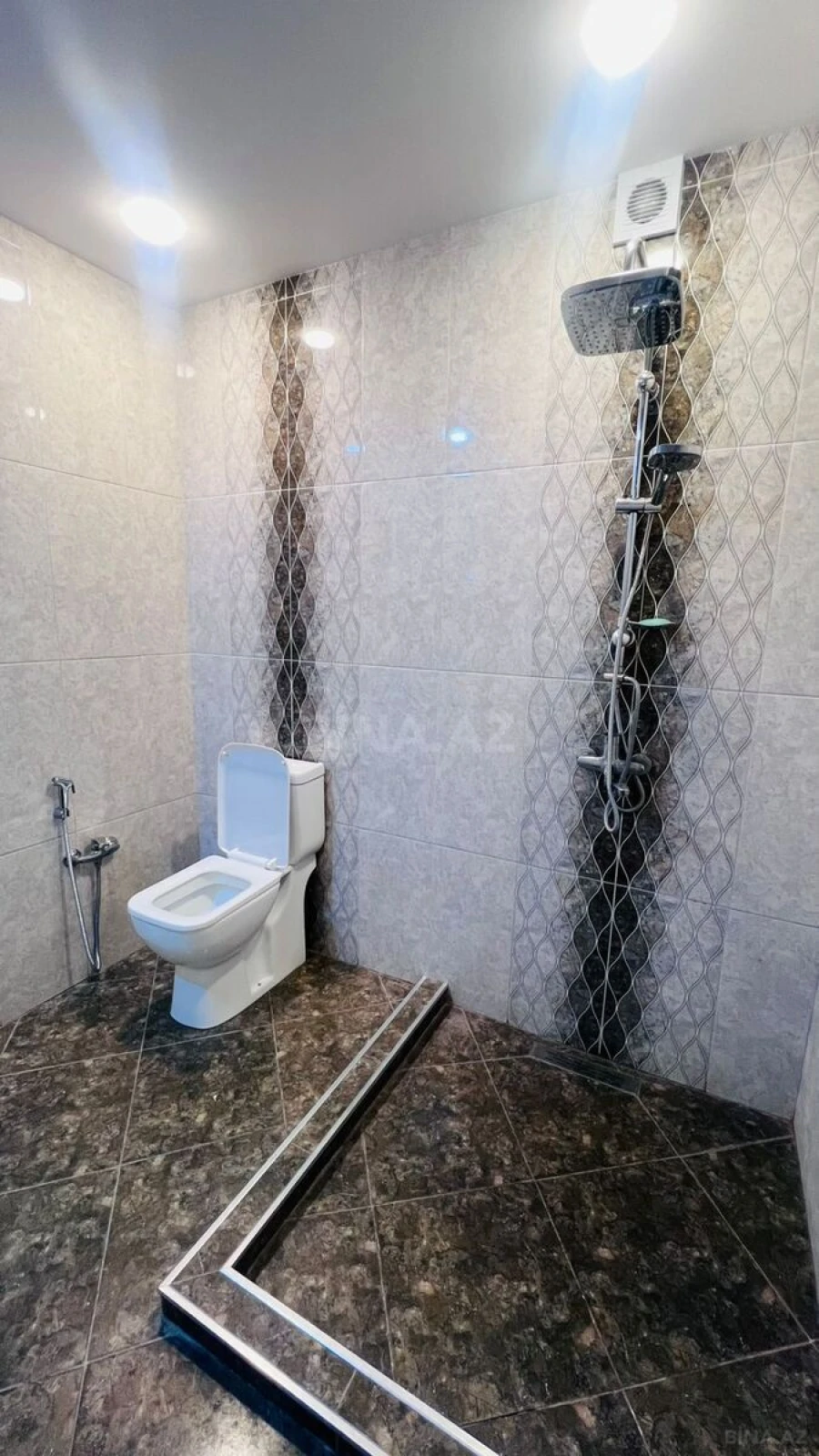Satılır 3 otaqlı mənzil 120 m²