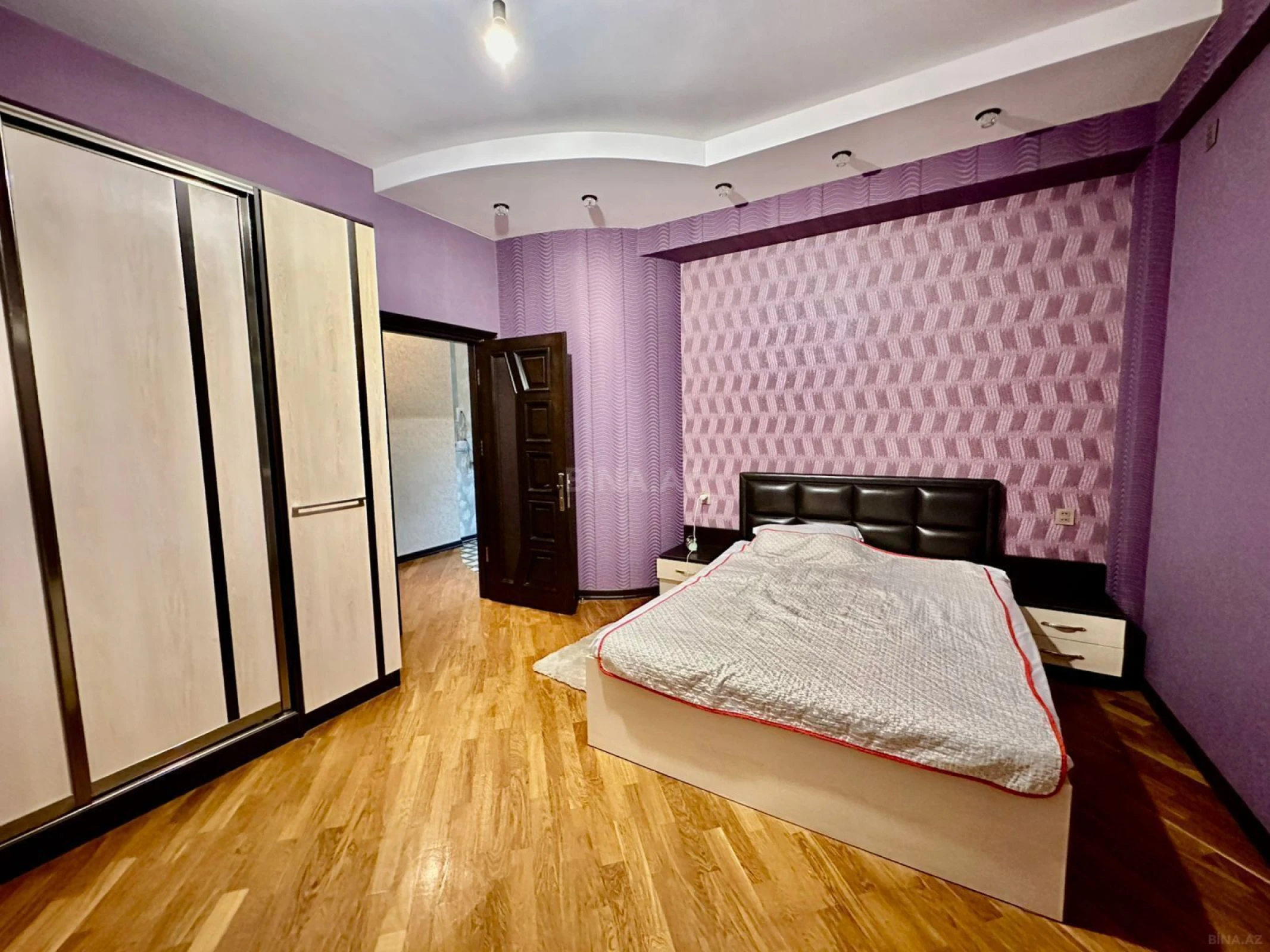 Kirayə verilir 2 otaqlı mənzil 88 m²