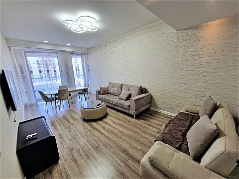 Kirayə verilir 4 otaqlı mənzil 170 m²