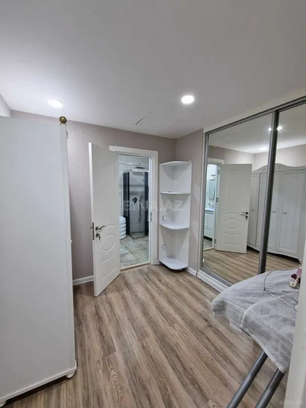 Kirayə verilir 4 otaqlı mənzil 170 m²