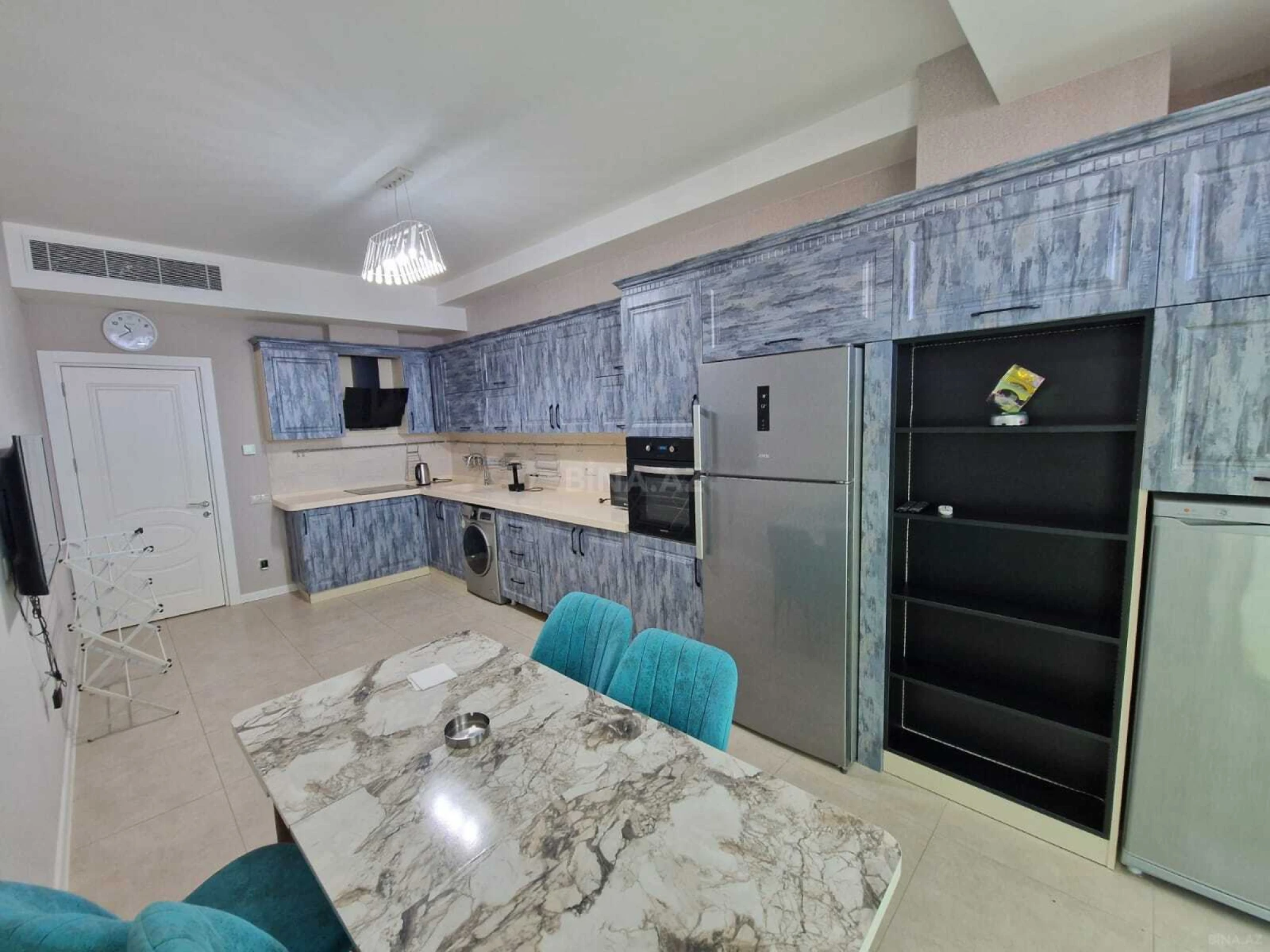 Kirayə verilir 4 otaqlı mənzil 170 m²