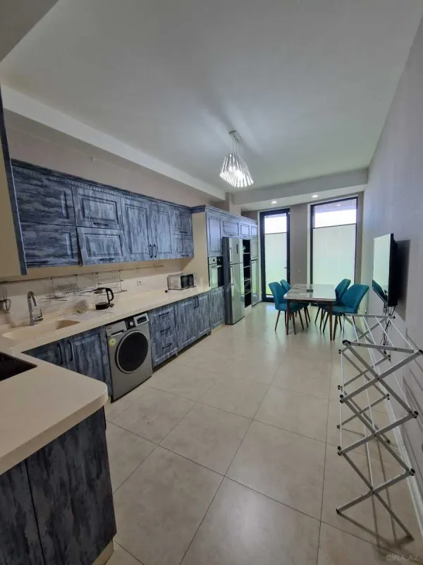 Kirayə verilir 4 otaqlı mənzil 170 m²